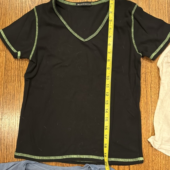 Brandy Melville bundle of 5 tops variety of colors one size - Picture 11 of 12